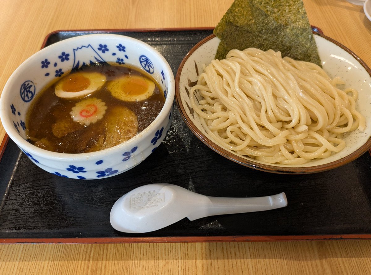 大勝軒○秀で特製つけ麺🍜
元祖つけ麺店ですが、二郎系ブッチャーも頼めるからか、つけ麺のお客さん、ほとんどいなかったです💦

もちろん、最高にうまし🔥🔥

#富士宮
#つけ麺　
#大勝軒
#ラーメン