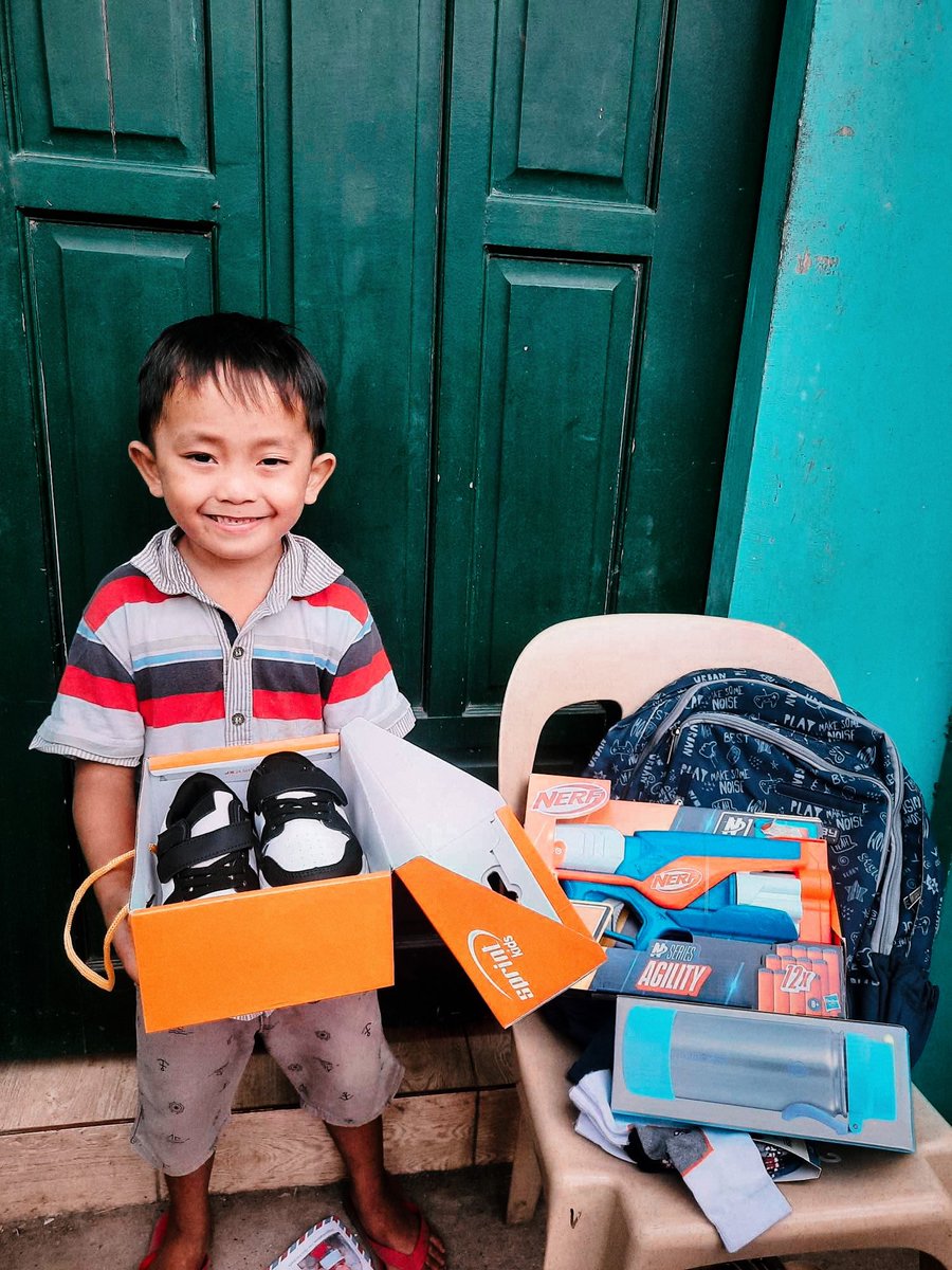 Before and after opening his gift! Meet Matteo, one of the sweetest kids we met today—just look at that happiness! 🥹 

Thanks to your support, we’ve granted 295 wishes and counting, bringing joy to children across Pangasinan, Tarlac, Nueva Ecija, and Zambales!