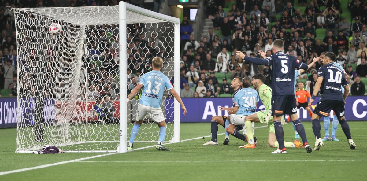 sportingwall's tweet image. The @aleaguemen Melbourne Derby saw the side share the points . @MelbourneCity  took the lead in the 16th minute with a goal to Yontan Cohen. @gomvfc  equalised in the 65th minute via captain Roderick Miranda. Victoy's Reno Piscopo was adjudged man of the match.