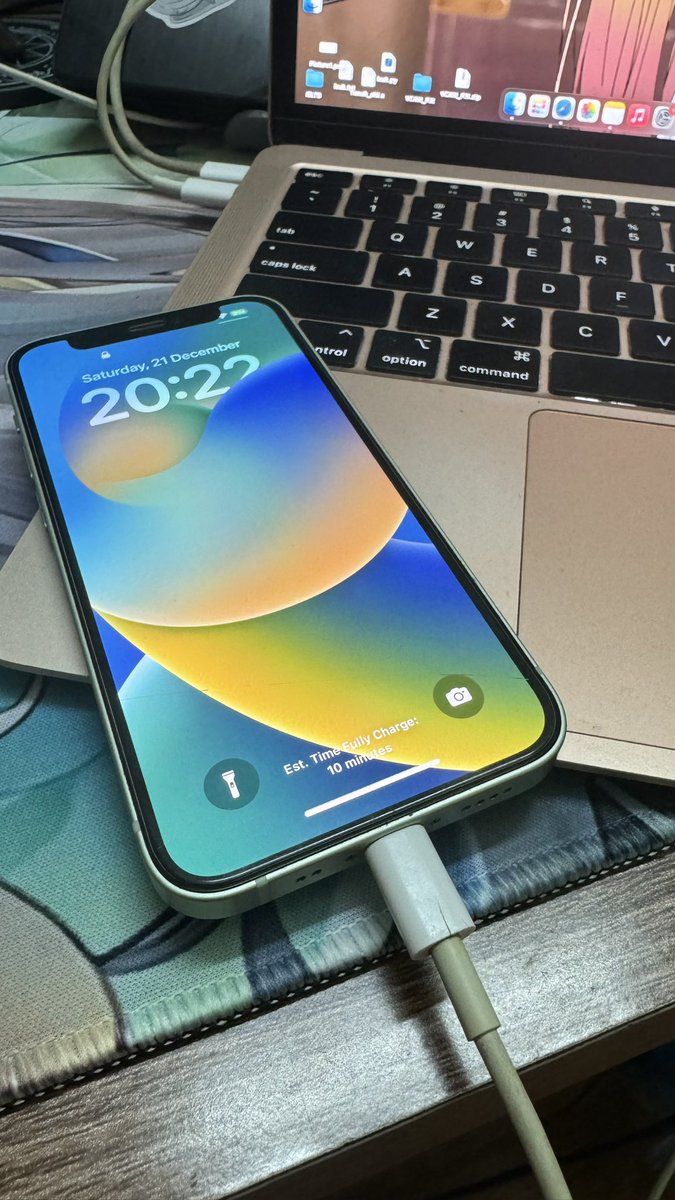 Free release: Timelefted
A tweak show Est. time to fully charging your device.

Support rootful, rootless, iOS 14-16.

github.com/34306/timeleft…