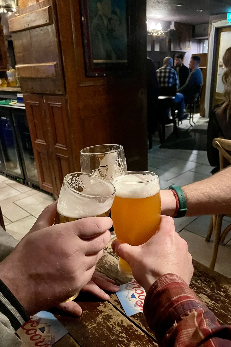 Christmas pinting season in full swing 🍻
#DrinkIrish #DrinkLocal
