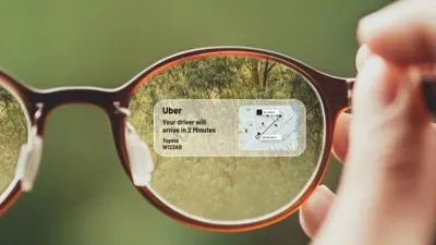 _LucasRizzotto's tweet photo. Showing notifications on your eye is the most depressing thing you can do with smartglasses.

We really need to stop normalising companies having  direct access to our field of vision whenever they want. https://t.co/rAaeLsPlyC