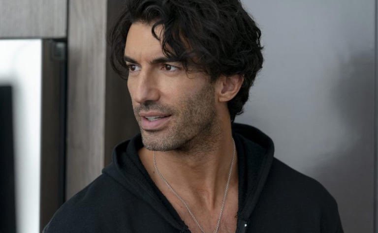 FilmUpdates's tweet image. Blake Lively is reportedly suing Justin Baldoni for sexual harrassment and for allegedly launching a smear campaign against her.

(tmz.com/2024/12/21/bla…)