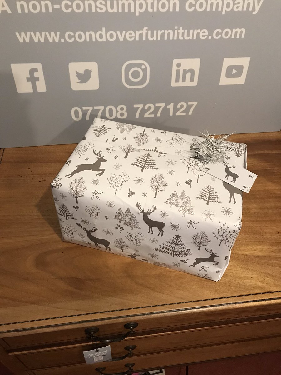 rockthehome's tweet photo. Customer messaged, had her eye on a cufflink/watch box for her partner, needed wrapping prior to collection from the #Condover location as they’d be in car together on pick up. Happy to oblige as I sell #quality #ecofriendly 🌍gift wrap sheets/cards here, too. All worked to plan! https://t.co/vUmDiwV4lX