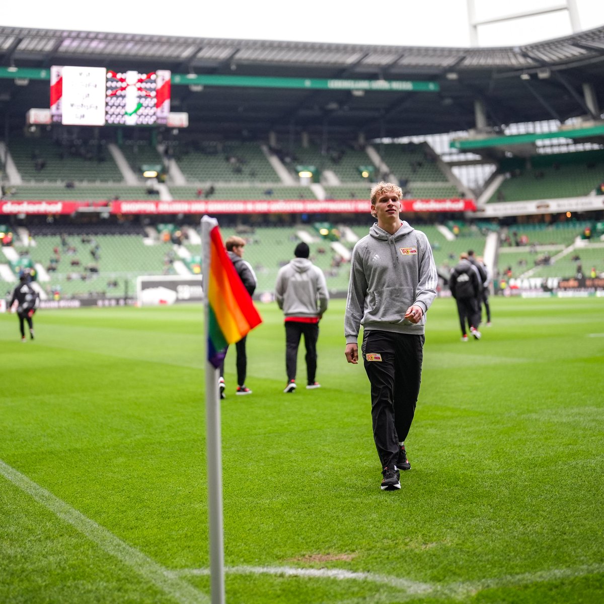 fcunion's tweet photo. Wichtiger Querfeld 🤝
Wichtige Querstreifen 🏳️‍🌈 https://t.co/Nkpl45YHXY
