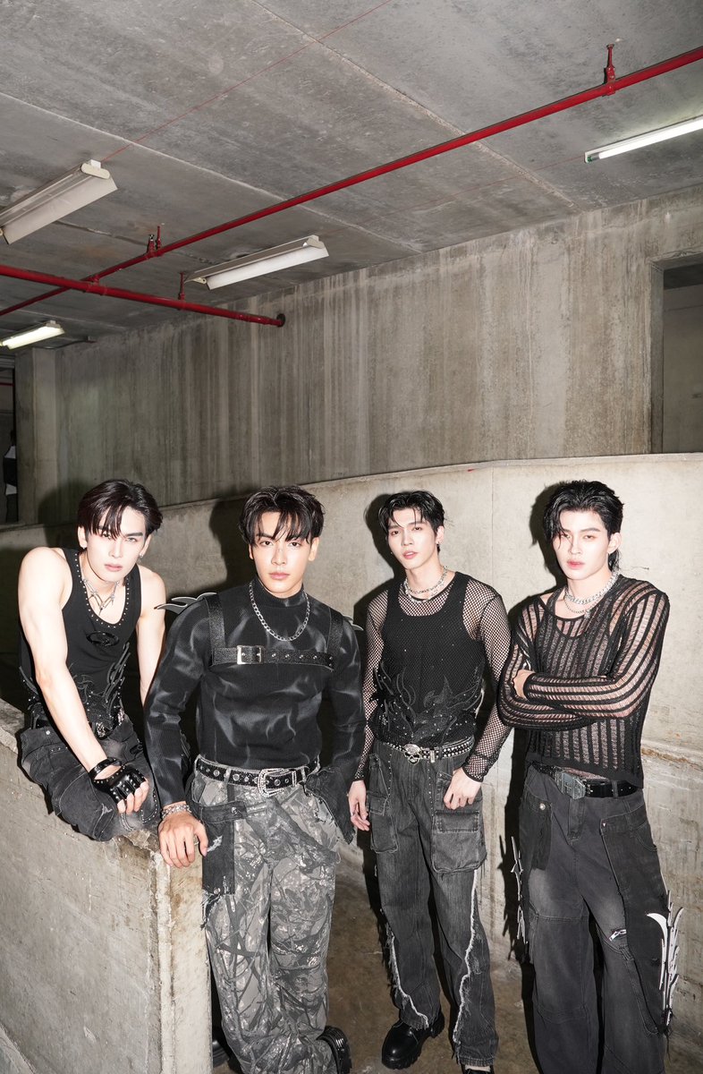 ChenRcj's tweet image. So proud of you 🖤🤘🏻 #GMMTVStarlympics2024