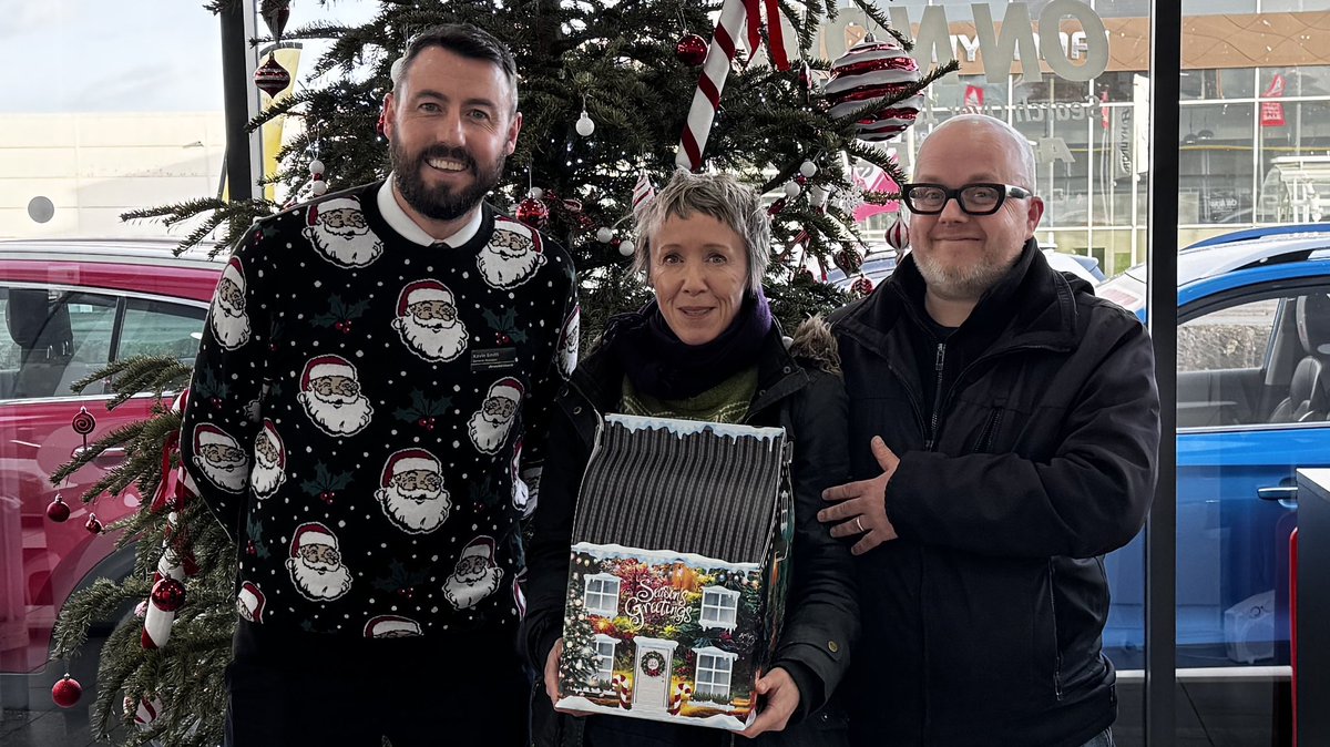 BIG thanks to amazing #car dealership <a href="/ArnoldClark/">Arnold Clark</a> Edinburgh Seafield for the wonderful prize of a Christmas hamper - won in their quarterly draw for fantastic customer reviews! Thank you Arnold Clark team! We LOVE our car &amp; the great sales experience we had with you 👍💚🚙