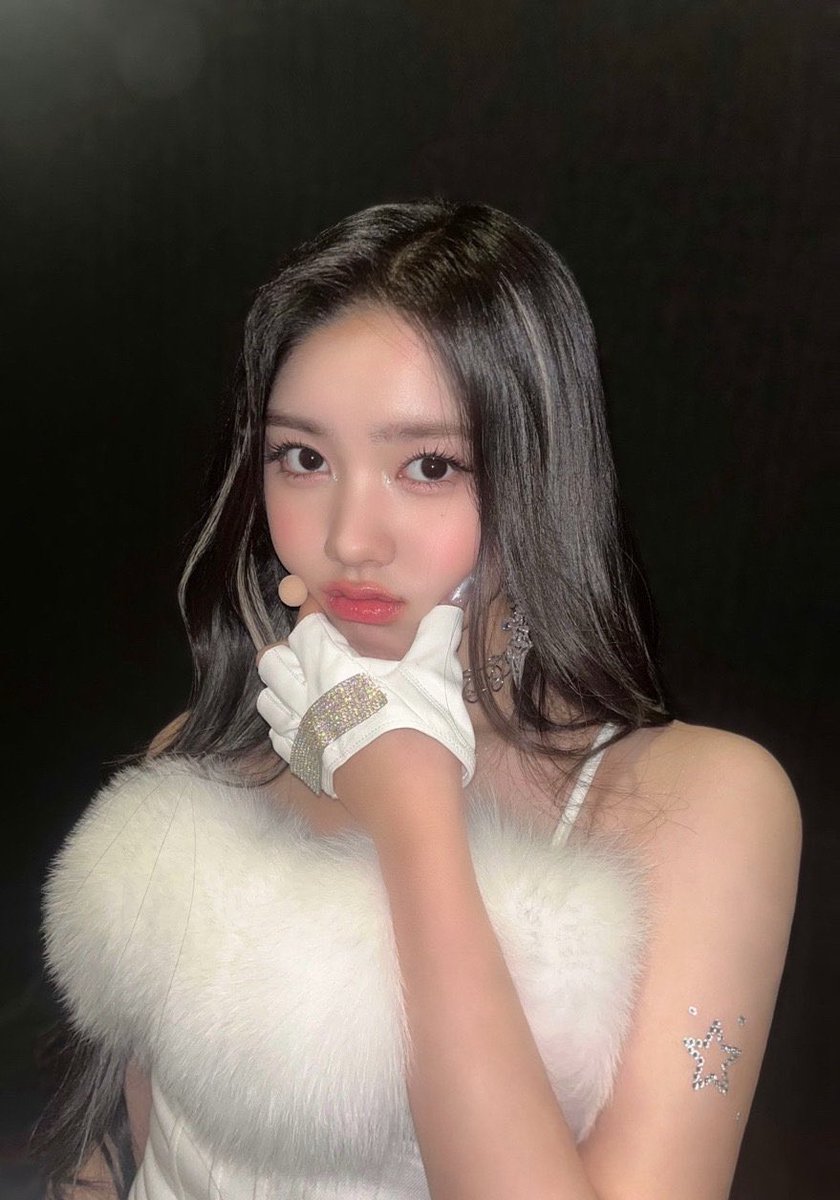 NallyttZ's tweet photo. My favourite 아궁빵 🤏🏻
#ELISIA #ElisiaParmisano https://t.co/cSCTh0Usqr
