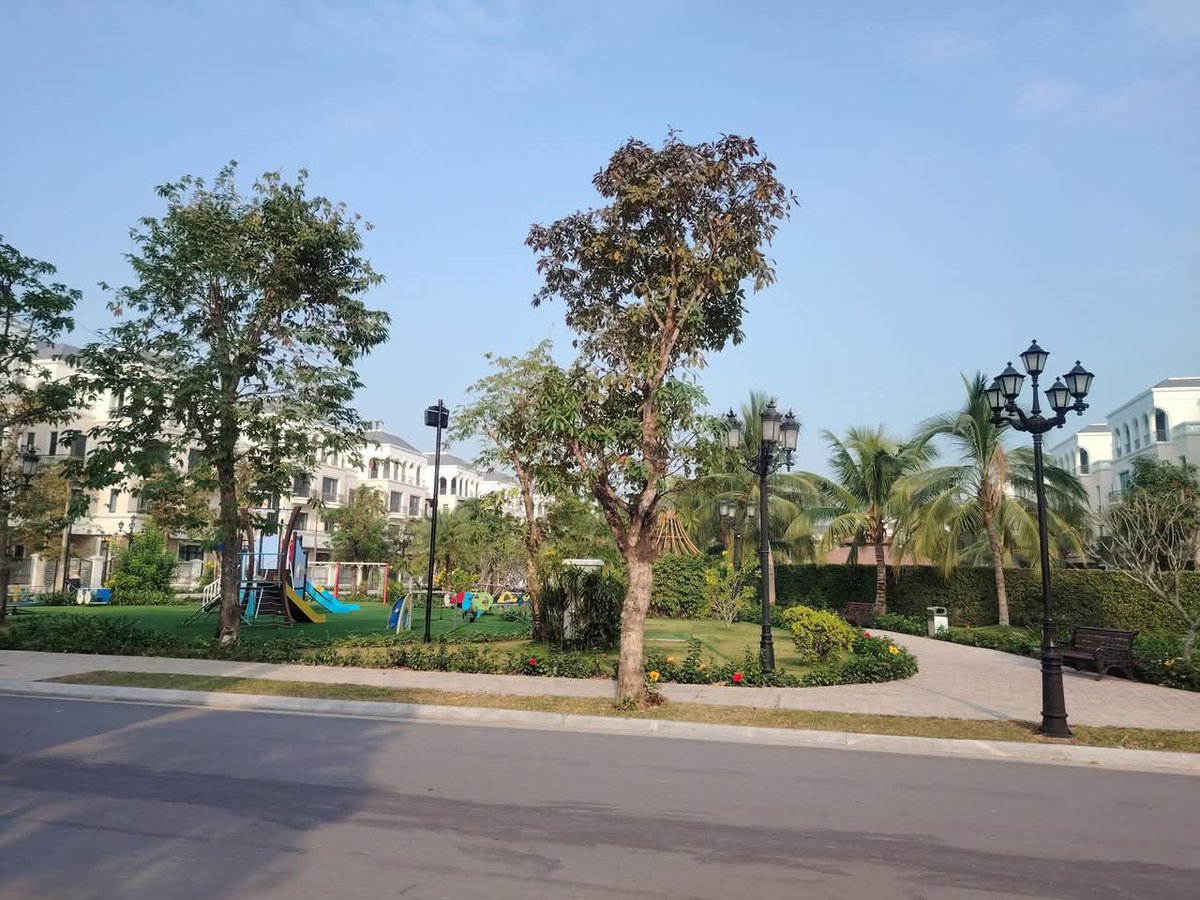 dragon_traderr's tweet photo. Liền kề phân khu Cọ Xanh - Vinhomes OCP2
Giá chỉ bằng căn chung cư 2N được hẳn nhà 5 tầng ô tô đỗ cửa, đường thông thoáng 
Diện tích 52m hướng Đông Nam
Block đầu ngay gần cụm 8 toà chung cư đang xây dựng 30 tầng
Giá 6.9 tỷ bao tên
Call/Zalo: 0985368836 em Minh https://t.co/nMBOtLoIm2