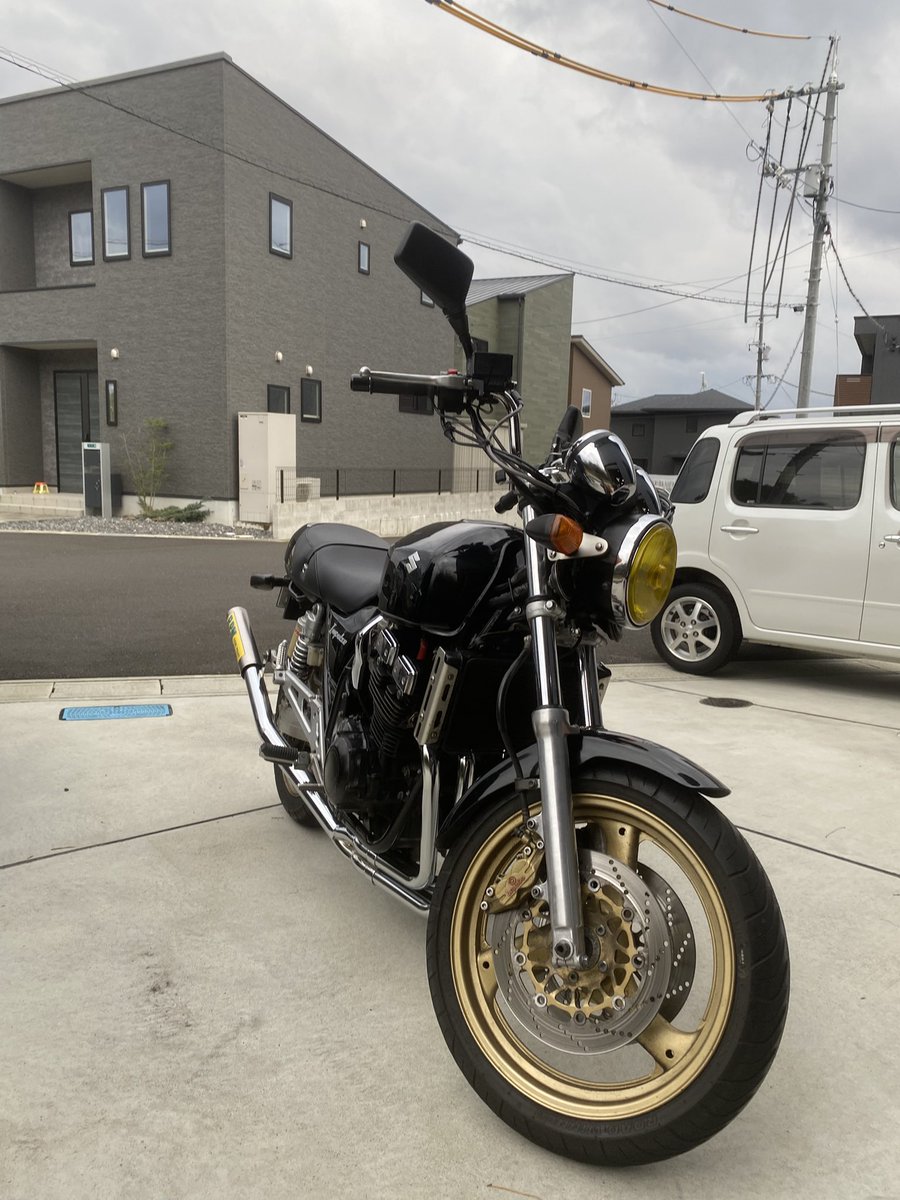 sou8864's tweet photo. バイクのハンドル変えた���！
まさかキャブまで外すことになるとは、、笑
 #バイク好きな人と繋がりたい 
 #インパルス https://t.co/iKT8Kz9xf2