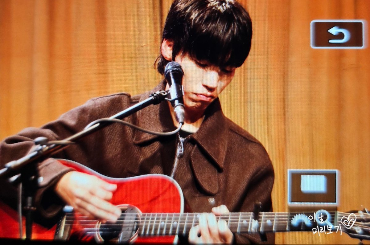 940915_days's tweet photo. 241221 기프트 연말공연 Island

안녕 오랜만이야👋

#이주혁 #기프트 #밴드기프트 #gift https://t.co/BwkFrdnszw