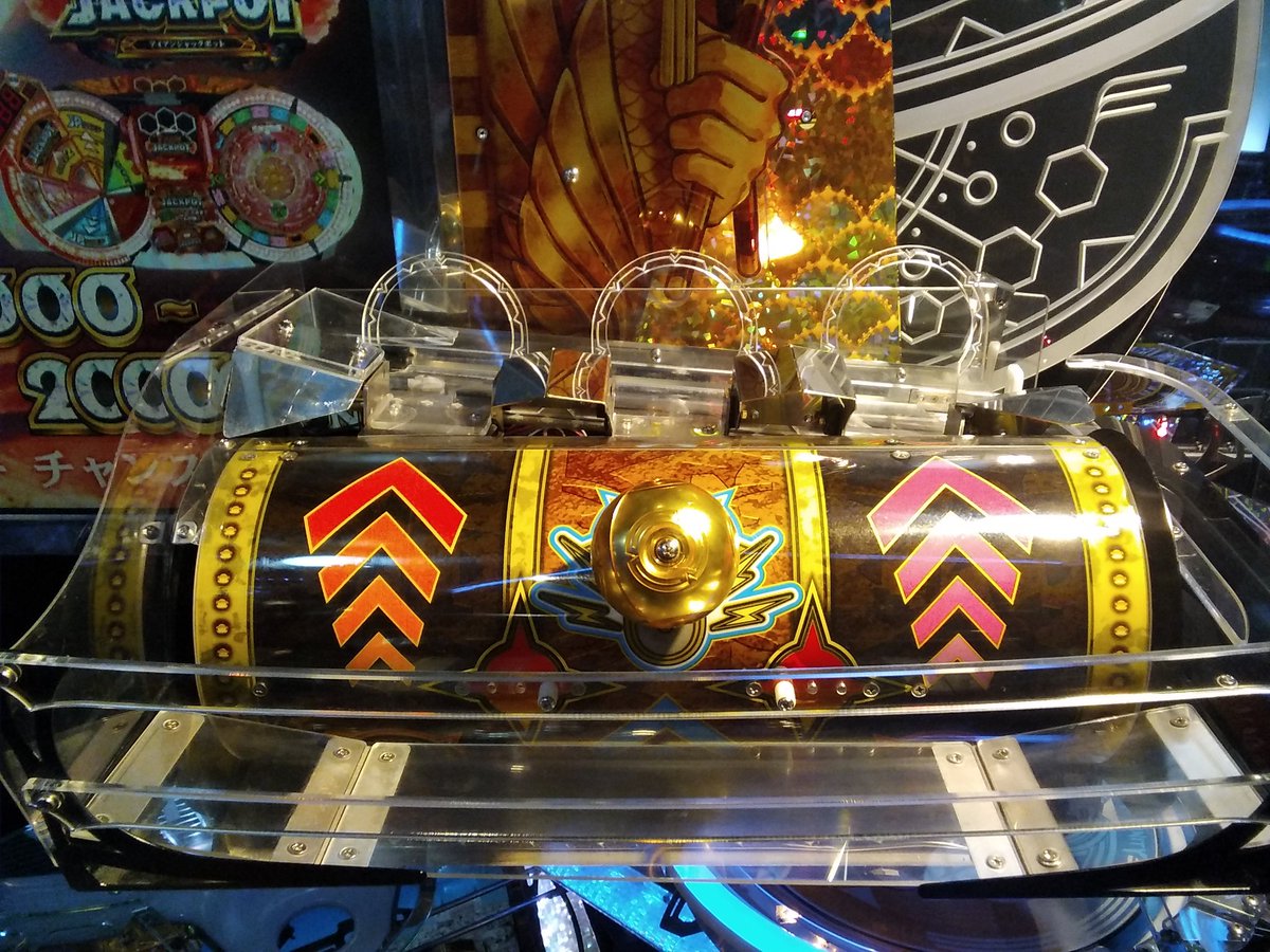 メダルゲーム情報】 大好評稼働中フォーチュントリニティ5の清掃を実施