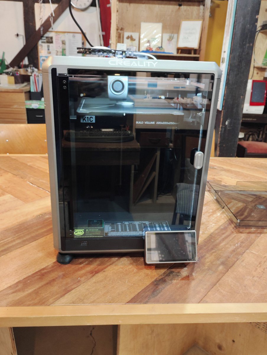 TinkerBaseJP's tweet image. ファブラボタカサゴに新しい3Dプリンター(creality K1C)が導入され、開封と起動確認を行いました。
今後は、親子講座や地域の小中学校での出前授業などに活用していきたいと考えています。😊
@CrealityJ 
@FabLabTakasago 

#3Dプリンター
#ものづくり