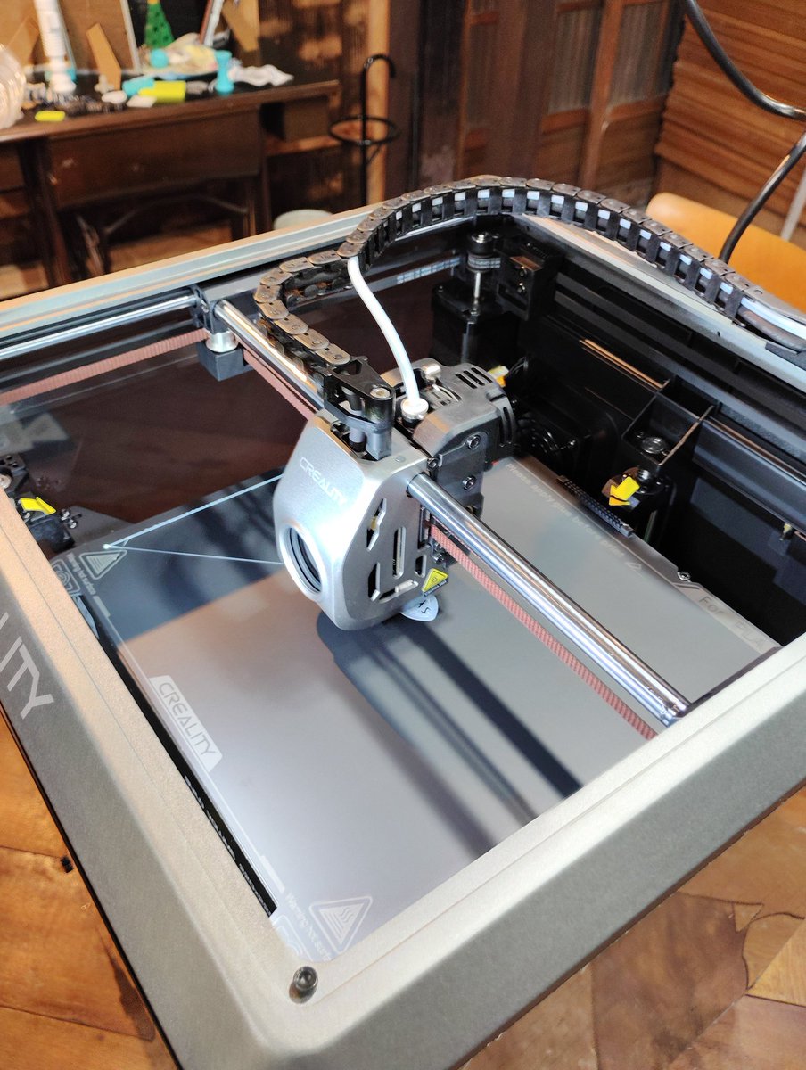 TinkerBaseJP's tweet image. ファブラボタカサゴに新しい3Dプリンター(creality K1C)が導入され、開封と起動確認を行いました。
今後は、親子講座や地域の小中学校での出前授業などに活用していきたいと考えています。😊
@CrealityJ 
@FabLabTakasago 

#3Dプリンター
#ものづくり