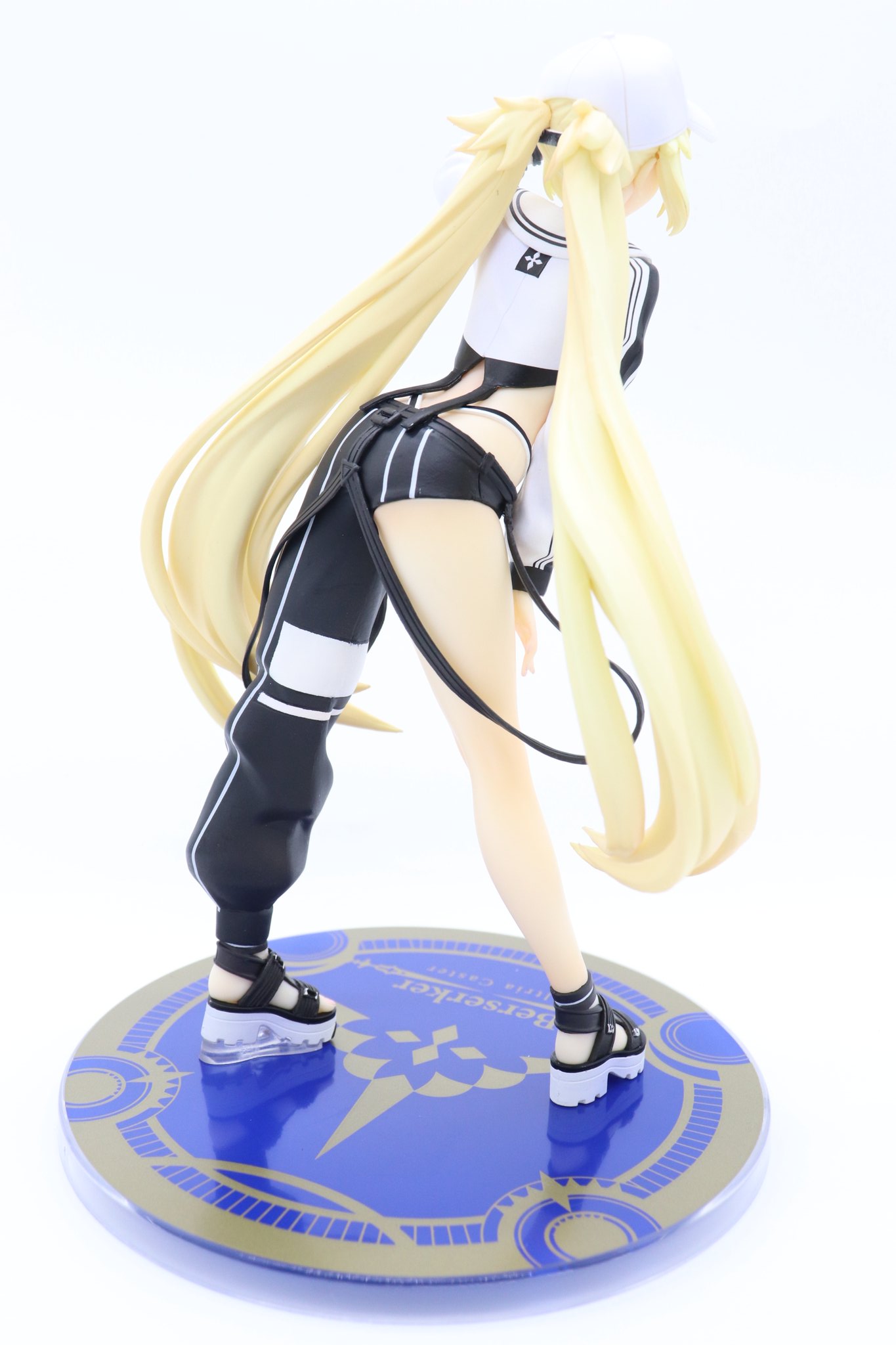 Fate 一番くじ A賞 バーサーカー アルトリア キャスター フィギュア Amazon | 一番くじ Fate/Grand Order ～帰ってきた