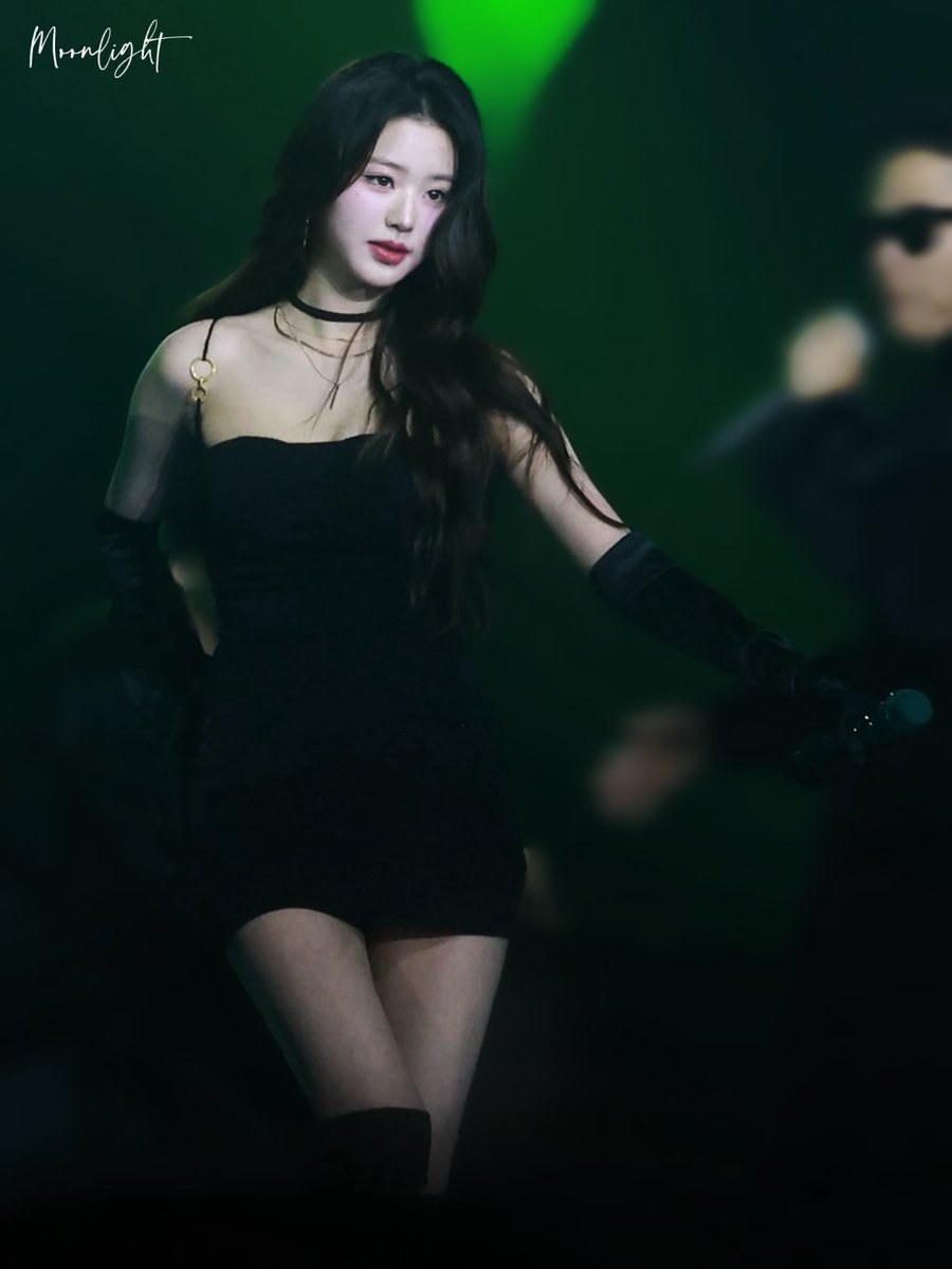 xianyang_'s tweet photo. 241220 KBS
여왕 전하👑

#원영 #아이브 #IVE  #장원영 
#ウォニョン #WONYOUNG  
#JANGWONYOUNG 
@IVE_twt https://t.co/zr3OMh3R8b
