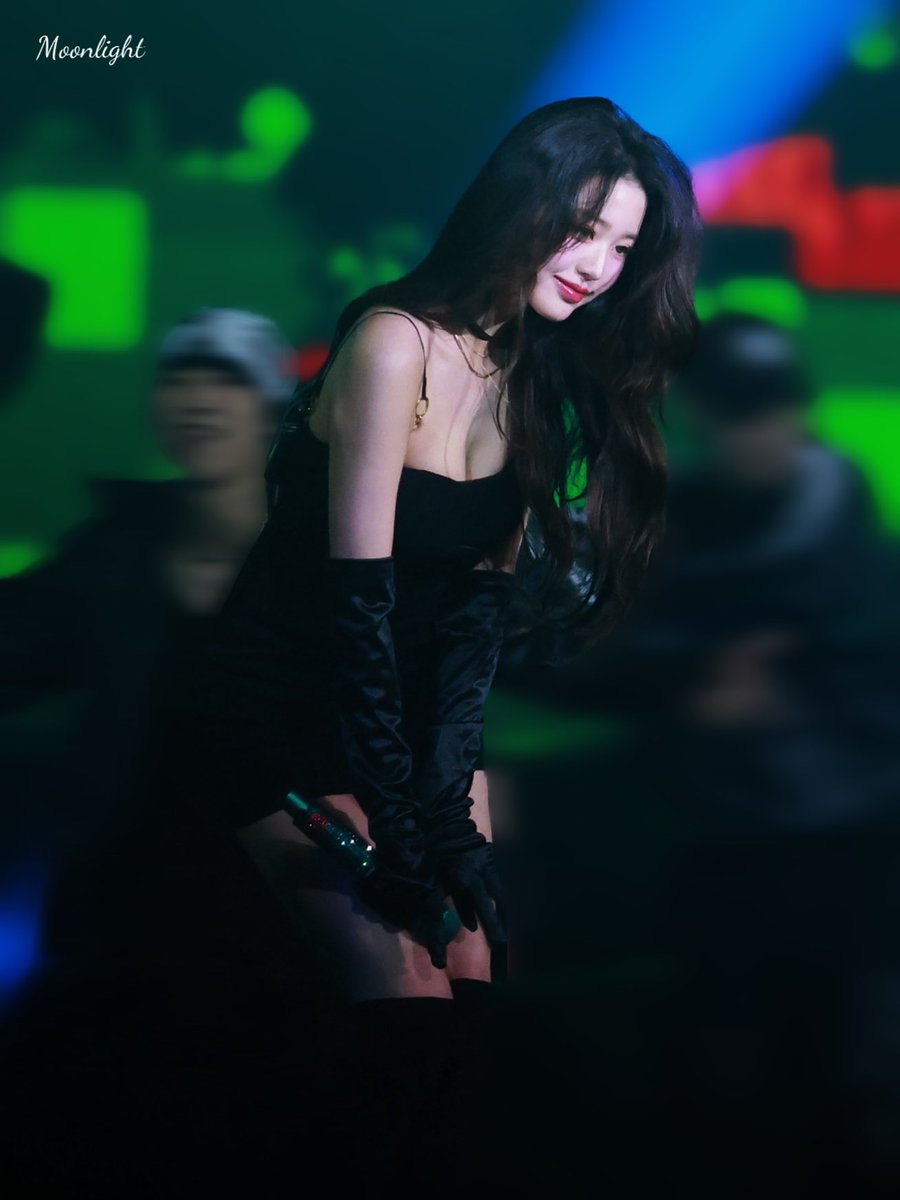 xianyang_'s tweet photo. 241220 KBS
여왕 전하👑

#원영 #아이브 #IVE  #장원영 
#ウォニョン #WONYOUNG  
#JANGWONYOUNG 
@IVE_twt https://t.co/zr3OMh3R8b