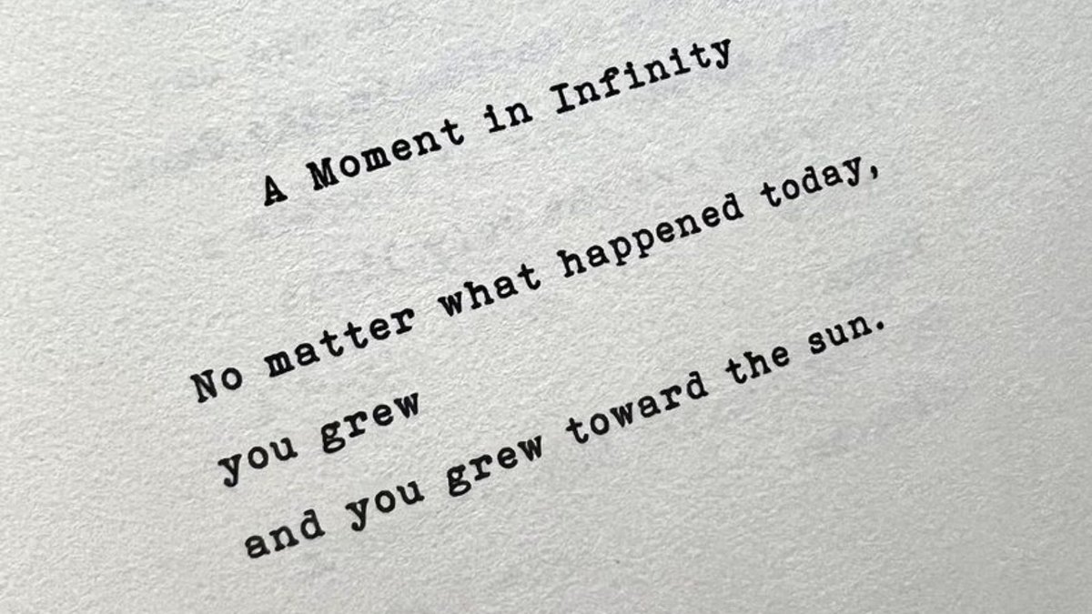 Comforting words by poet Iain S. Thomas (@realiansthomas) 🧡

#yogaforeatingdisorders #eatingdisorderrecovery #eatingdisorderhelp #recovery #recovering #mentalhealth #healing #edfighter #traumayoga #yoga #yogalifestyle #yogaclass #yogaclassesonline #yogatherapy #longcovid