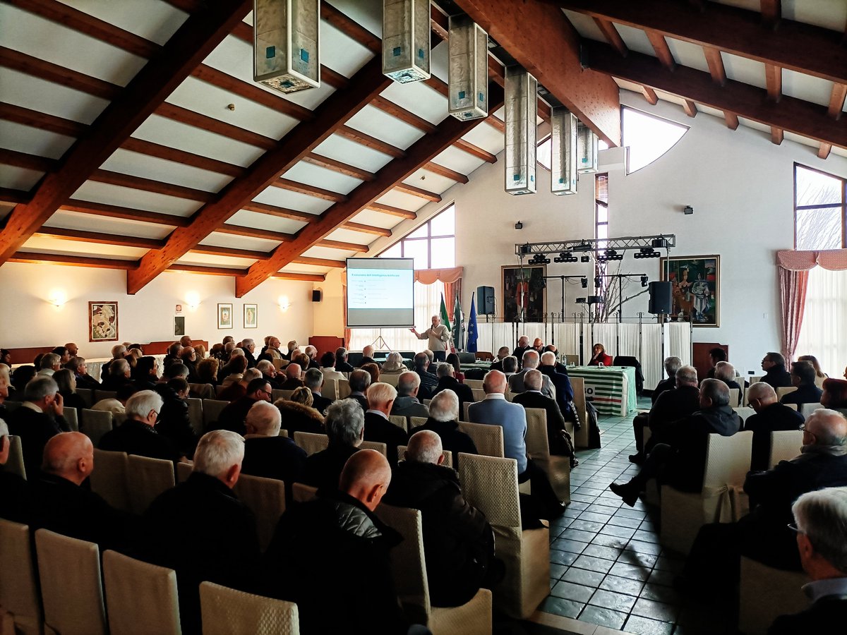BL_TV_FIMCISL's tweet photo. ✨ Consiglio Generale FNP Belluno Treviso - 20 dicembre 2024

🤖 Il 20 dicembre 2024 si è tenuto a Treviso il Consiglio Generale FNP Belluno Treviso, un evento di grande rilevanza che ha visto la partecipazione dell'ingegnere Mario Iesurum, Alessio Lovisotto, segretario generale FIM CISL Belluno Treviso, e Franco Marcuzzo, segretario generale FNP Belluno Treviso. La grande partecipazione e l'interesse dimostrato dai presenti ha sottolineato la vivacità e la voglia dei pensionati della CISL di essere protagonisti nella vita sociale del paese.

🚀 Il tema centrale della riunione è stato l'intelligenza artificiale e la transizione tecnologica, esplorando come il futuro ridisegna il presente tra opportunità e problematiche. È stato un viaggio tra il presente e le sue contraddizioni, dal mondo dell'automotive al calo demografico, analizzando le sfide future e come il presente sta cambiando.

🤝 Un'occasione unica per pensionati e lavoratori di confrontarsi su questi temi cruciali e di discutere le prospettive future.

#fnp #fimcisl #bellunotreviso #intelligenzaartificiale #transizionedigitale #lavoro #pensionati #futuro