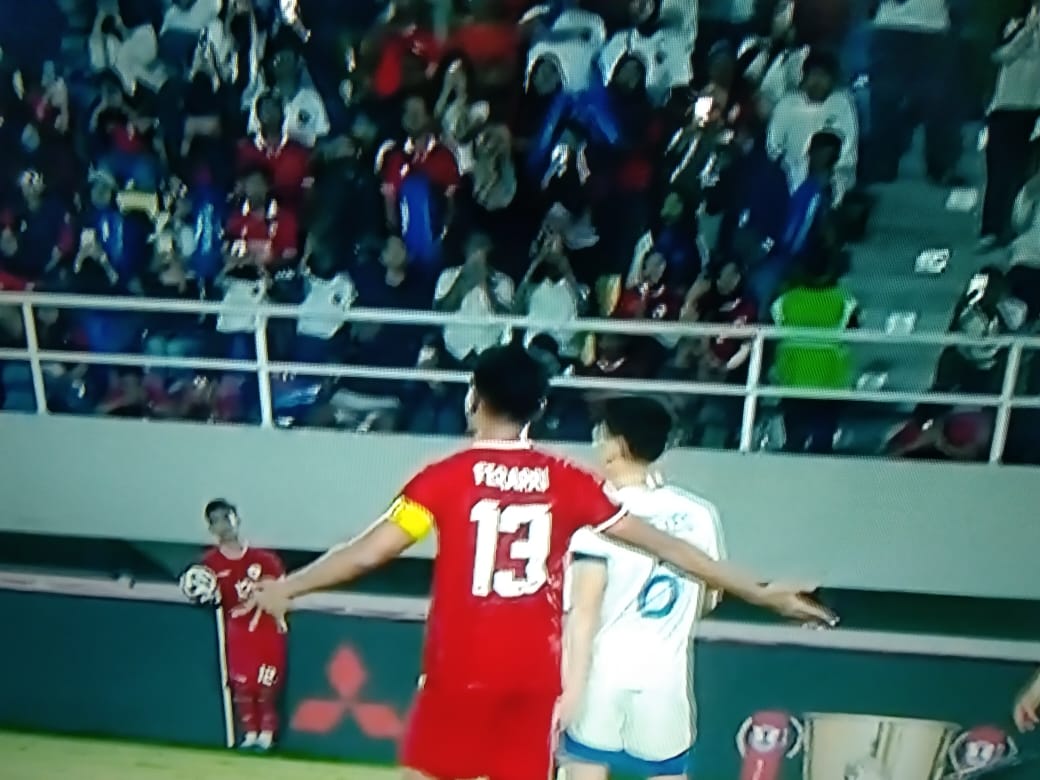 Kartu Merah No 13 Timnas Indonesia Perlu ada Evaluasi Mental,,Setiap pemain yg masuk TIMNAS Wajib di tes psikologi biar tidak merugikan TIM  &amp; Buang 2 biaya KLO hanya untuk kalah