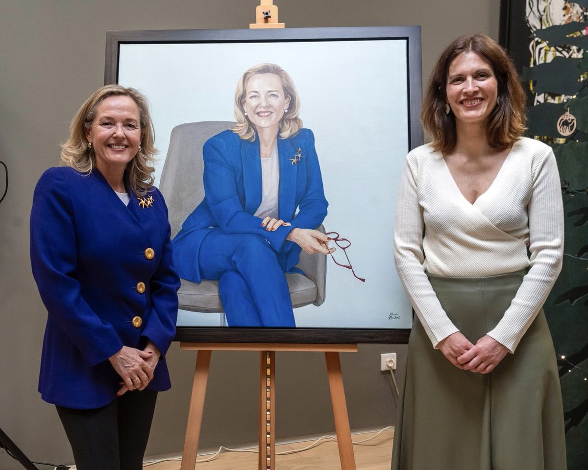 NadiaCalvino's tweet photo. Feliz y emocionada de compartir con tantas personas queridas el descubrimiento de mi retrato oficial, obra de @MariaBisbal7.

Muchas gracias, querido ministro @carlos_cuerpo y equipo @_minecogob. Es un gran orgullo ver el resultado de nuestro trabajo en el gobierno.

#DreamTeam❤️ https://t.co/7Xpb5PwlbU