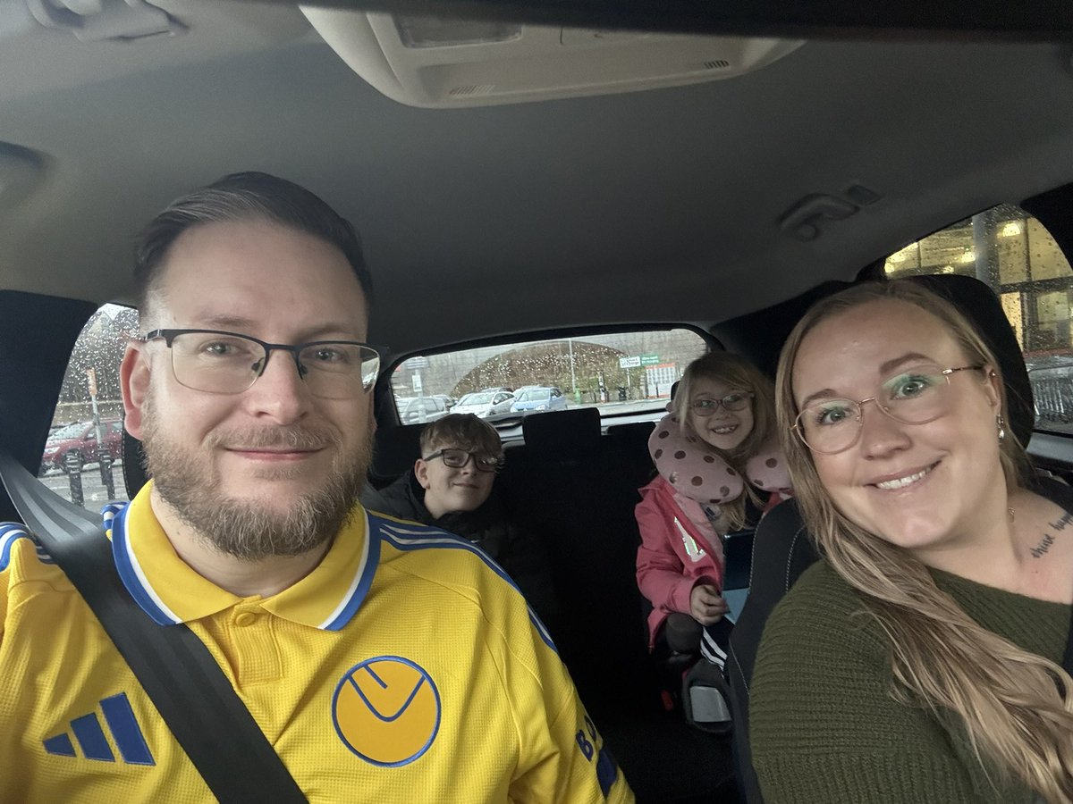 benheather's tweet image. Leeds vs Oxford, let’s goooo 

Unfortunately it involves the near 3 hour drive from the Oxfordshire border where we live up to Leeds but the drive won’t matter if we’re bringing home the 3 points!! 

#LUFC #MOT