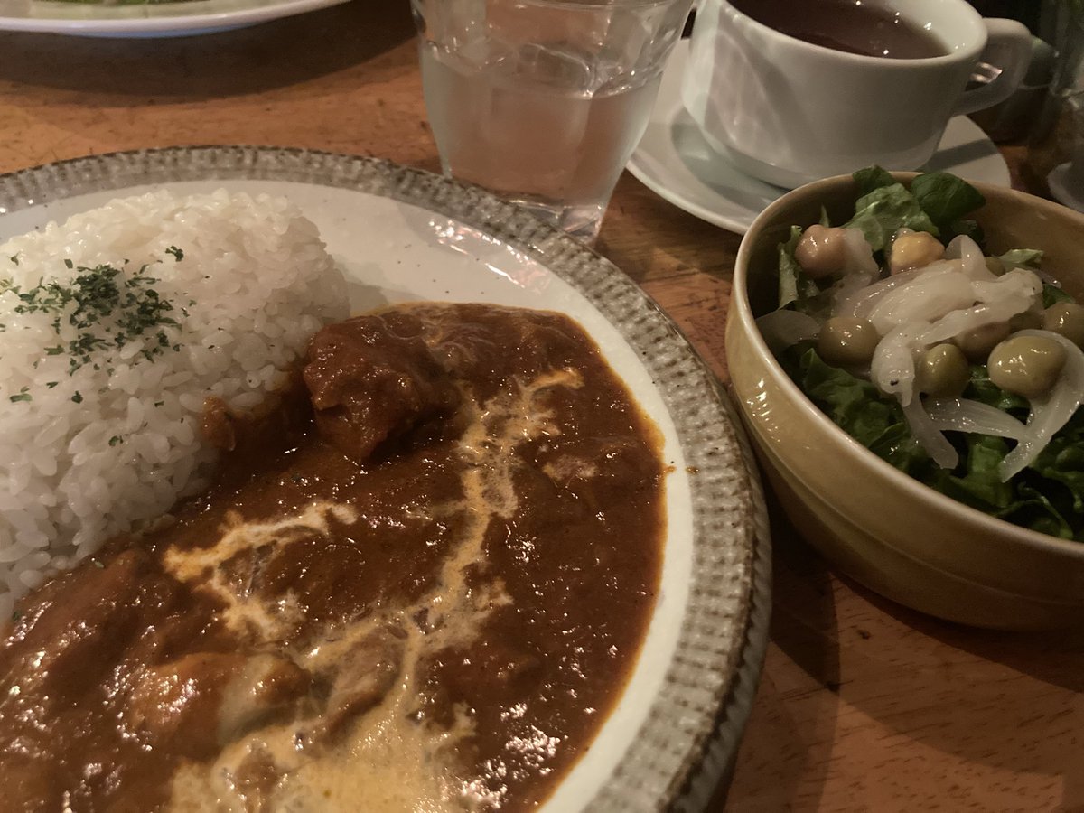 ru_shinkyu's tweet photo. 今日は鍼灸あまし学生時代にお世話になった先輩と久しぶりにお会いしてランチしてきました✨沢山積もる話をして充実した時間を過ごせました💓最近は異業種の方と話す機会が多かったけどやっぱり、同業者と話す時間もとても大切だなと思いました💎そしてちいかわのお店を見つけて寄ってきました笑 https://t.co/s42wpjZH7O