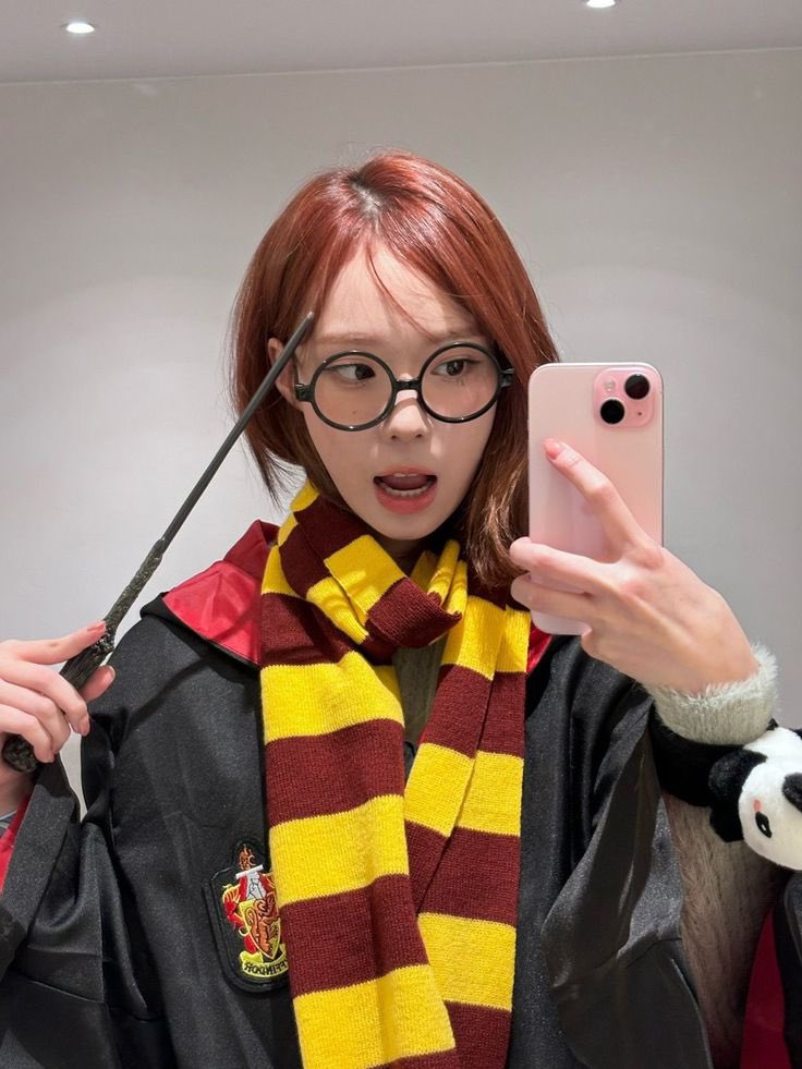 chaewinthinker's tweet image. winter weasley and chaewon granger

#WINTER #CHAEWON