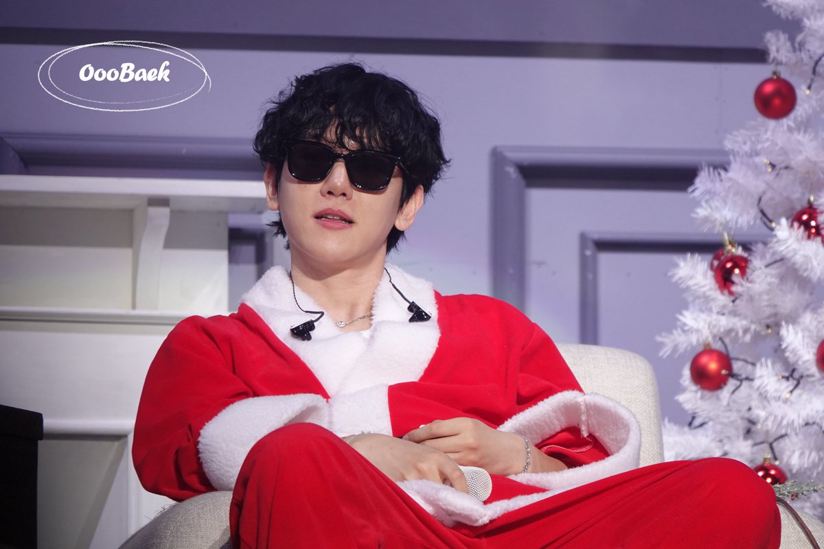 OooBaek0506's tweet photo. 🎄🎅 

@B_hundred_Hyun
#백현 #BAEKHYUN #伯賢 #ベッキョン https://t.co/iYYcSiJBJR