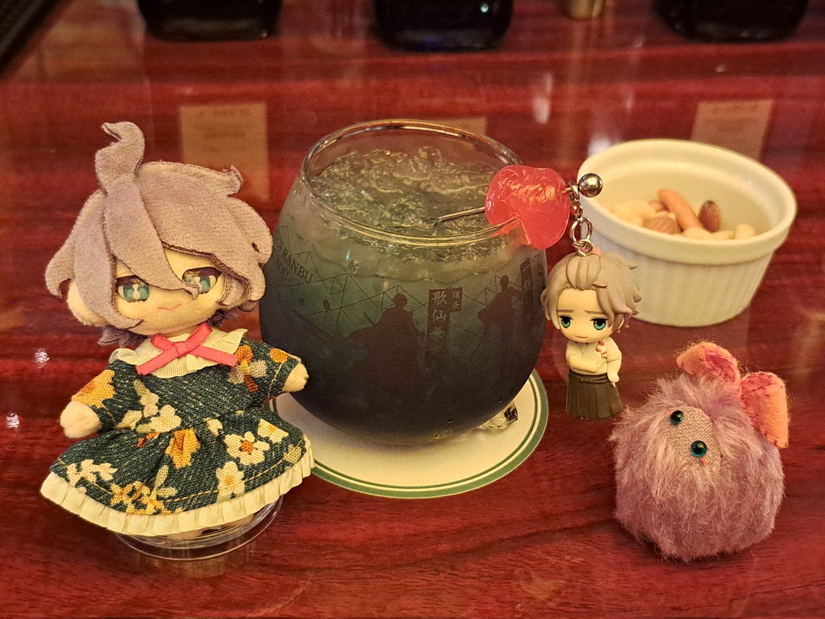 milkypinkberry's tweet photo. 幕張スプリングス、ヴィオレの歌仙ちゃん！(ノンアル)

グレープフルーツジュースに、
カシス、ザクロ、ブルーキュラソー！

ざくろ！！！！！！！！！！！！！！(ですよね！！！！) https://t.co/PjXF2EPsfV