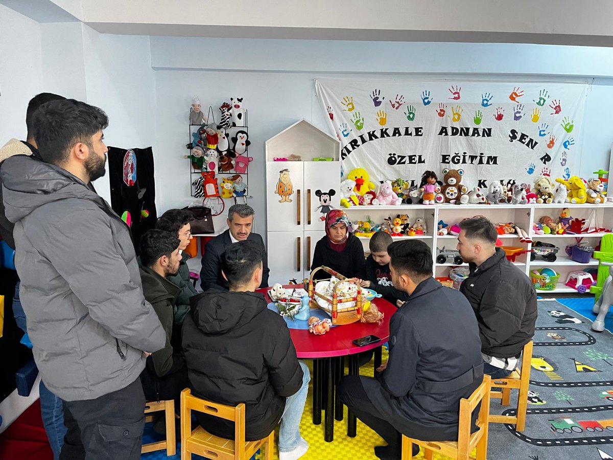 Öğrenci kardeşlerimizle beraber Adnan Şener Özel Eğitim ve Uygulama Okulumuzu ziyaret ettik.
Yapılan çalışmalara, gösterilen gayrete gözlerimiz dolarak şahit olduk. 

Hep bir ağızdan diyoruz ki

Otizmin Farkındayız
Onların Yanındayız