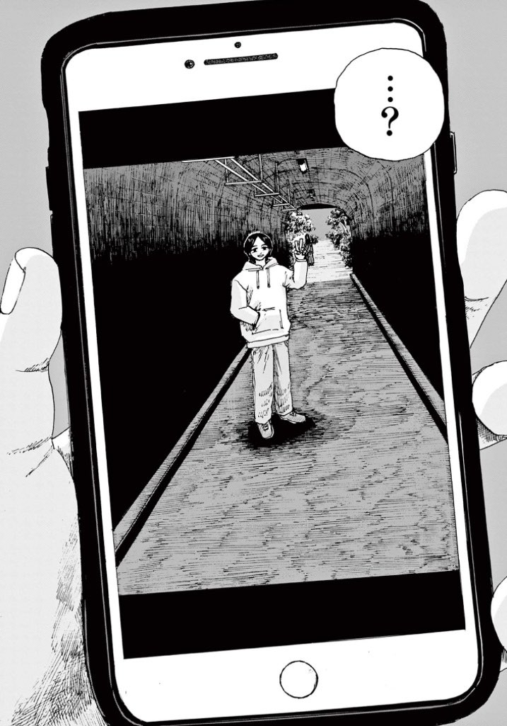 心霊写真に写った女がついてきます。
※ホラー漫画です(1/3) 