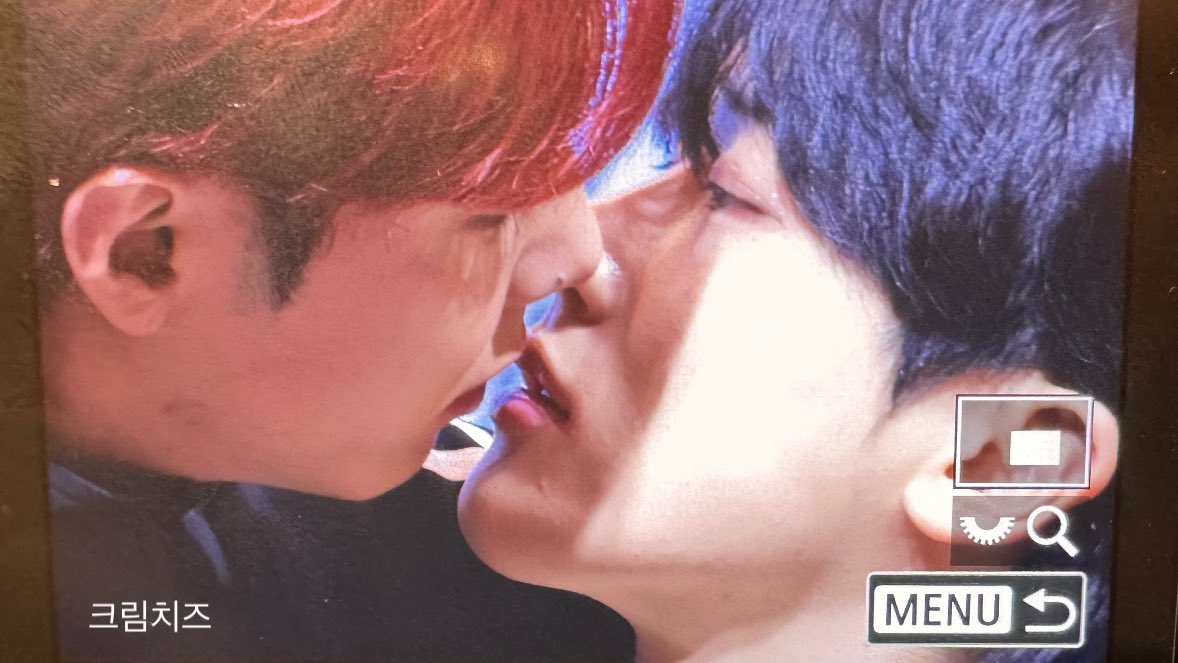 creamcheese_jsh's tweet image. 혹시 제가 온것이 결혼식 인가요..?