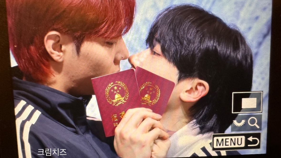 creamcheese_jsh's tweet image. 혹시 제가 온것이 결혼식 인가요..?