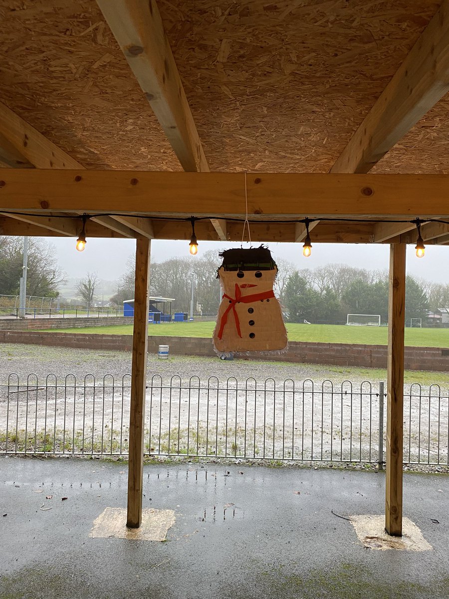 The calm before Santa comes to the club, special thank you to <a href="/Jeffrey_Ross_/">JeffreyRoss Estate Agents</a> for our sledge and Santa hats AGAIN  - every year you never let us down #xmasfun