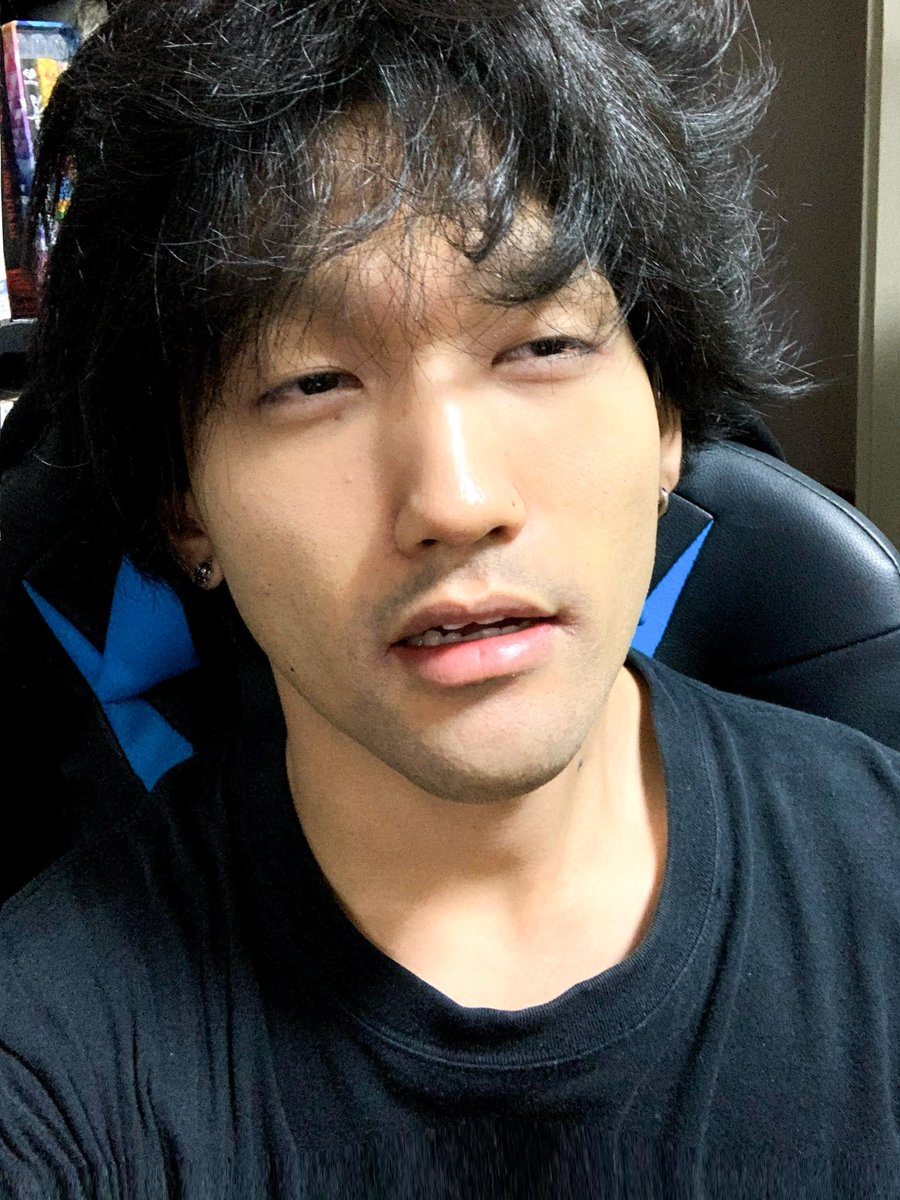 sabat_cosplay's tweet photo. #コスプレイヤーbeforeafter選手権

レイヤーの寝起きとメイク後 https://t.co/4y6q9PJvu0