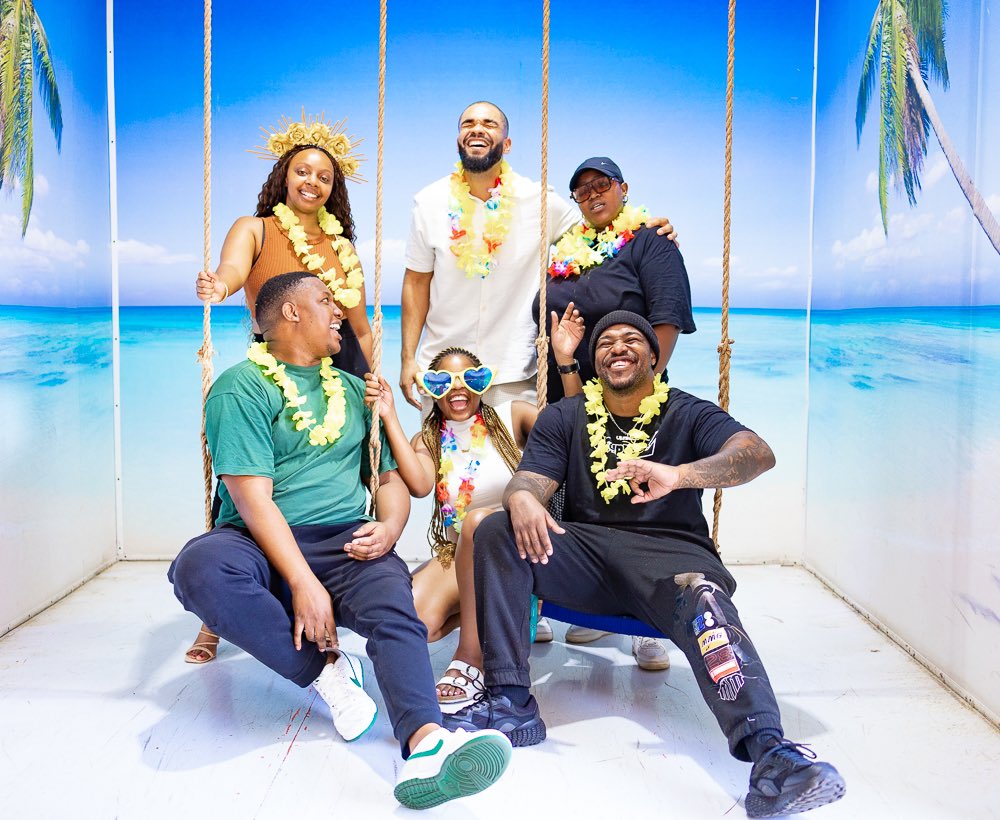 Todi_M2's tweet image. It’s a #MTNSummer 😘💛 stand a chance to win your share of R75 million in a cash &amp;amp; prizes when you opt in by dialing *142# or purchasing a 1GB data bundle or more on the @MTNza app 📲 
#WINWINSummer 

Don’t miss out