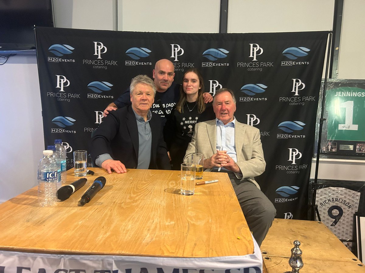 berti1976's tweet photo. Many Happy Returns to the Skipper @Steve6Perryman lovely to chat this morning..... have a lovely day x

#Perryman #Skipper #Coys #Thfc #Spurs #Captain #Leader #Legend https://t.co/T8xHa6ETdW