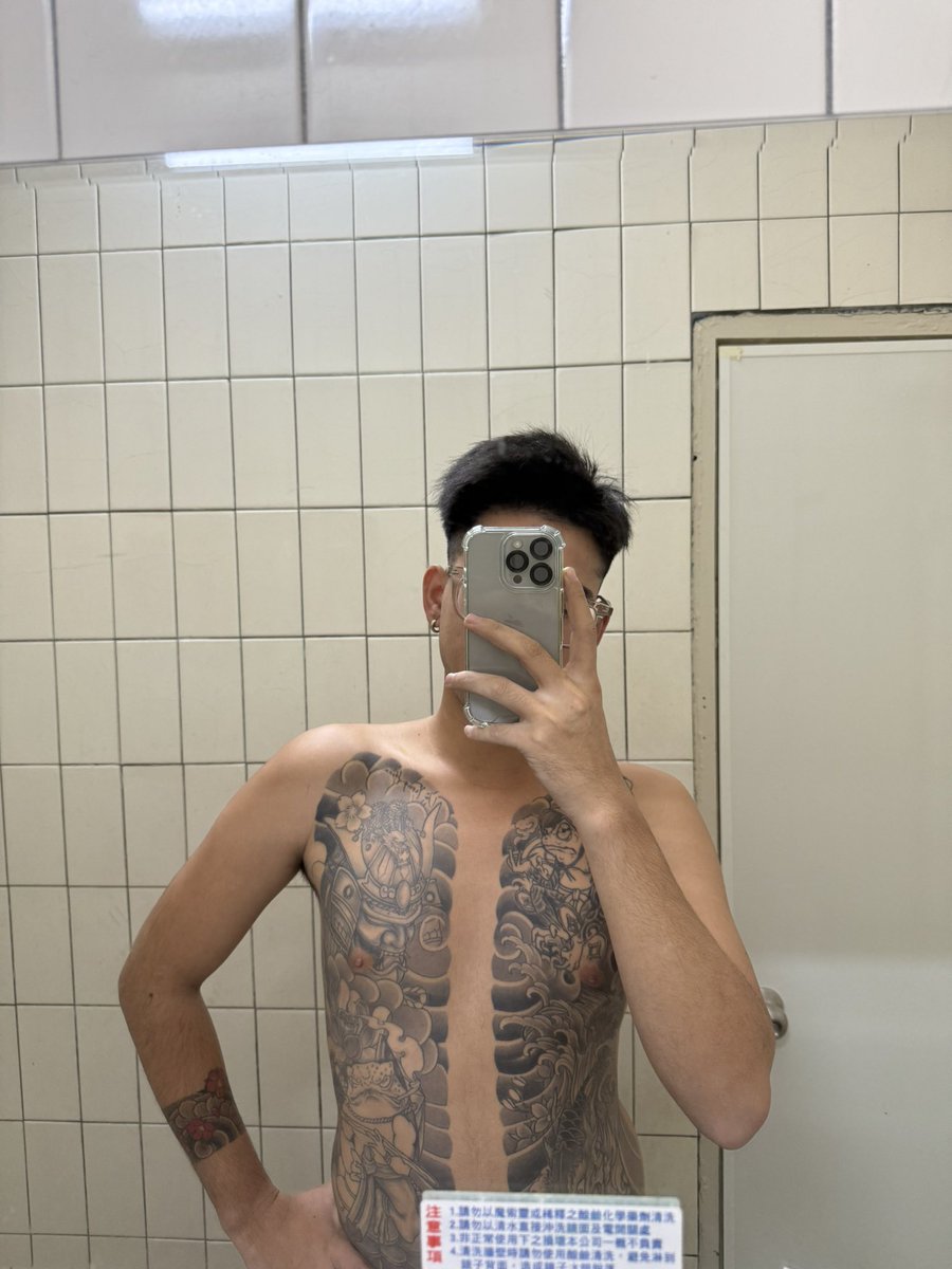 TrongHoann tweet media