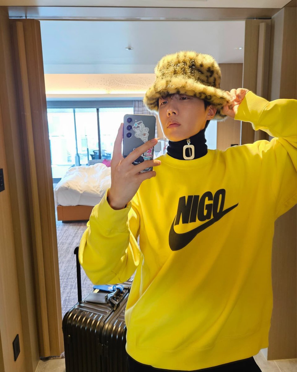 BOM DIA????????????????????? JUNG HOSEOK  É SIMPLESMENTE O HOMEM MAIS LINDO DO MUNDO