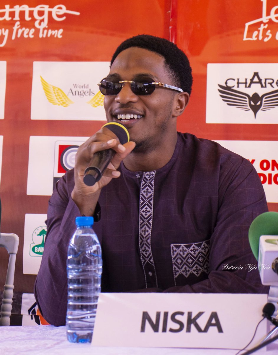 Bimstr237's tweet photo. @Niska_Officiel est bien arrivé au continent 🇨🇲 pour son concert de ce soir au Paposy !!
Rendez-vous tout à l'heure à 16h !! Vous pouvez encore acheter vos tickets sur place, à The Canteens Lounge, Santa Lucia, Playce et Jungle Lounge.
On se prend là-bas 🔥
#Bimstr https://t.co/gCDqDm7dM6