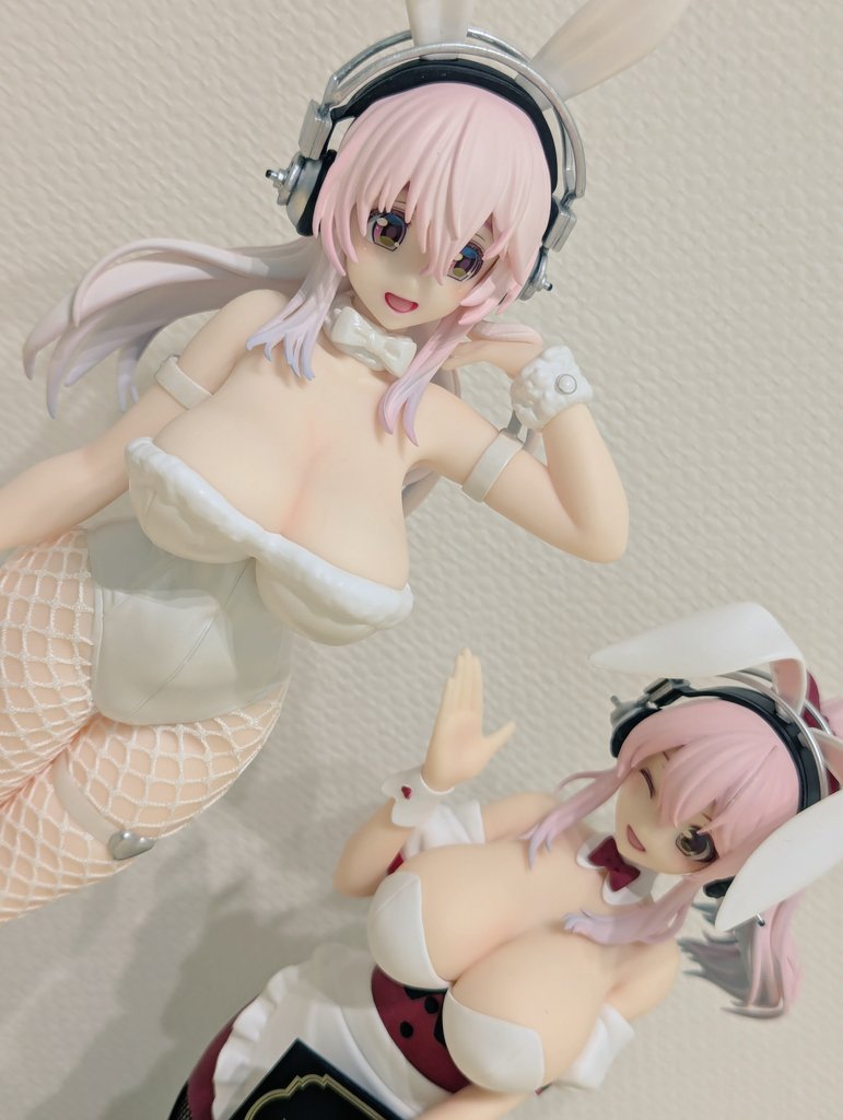 すーぱーそに子 「でっかくてかわいい〜!!これがプライズ?網タイツが布なんですが?!一体一体人の手」|鳴海ユキのイラスト
