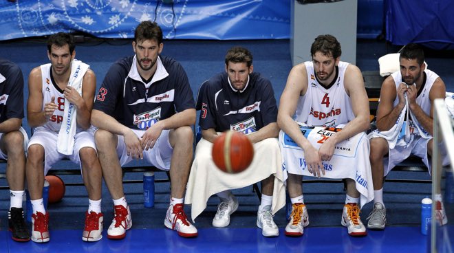 DukaLoncicRM's tweet photo. Imagina tener en el banquillo a estas 5 bestias. Éramos buenos hasta el punto de dar asco. https://t.co/Yc7iwbHXXB