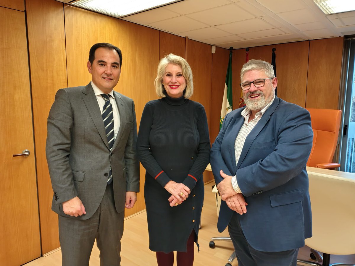 ja_nietob's tweet photo. Esta semana he tenido la oportunidad de despedir a Rocío Luna, miembro de Iniciativa Sindical Andaluza, que se jubila tras una trayectoria profesional impecable. 

Gracias por todo tu trabajo y aporte de esa experiencia que te hace única. 

¡Disfruta de esta nueva etapa! 👏🏻 https://t.co/ORAE9p2Zd7