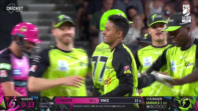 Sam Billings and Tanveer Sangha with some seriously sharp work here 👏 📹 Credits: Twitter/BBL