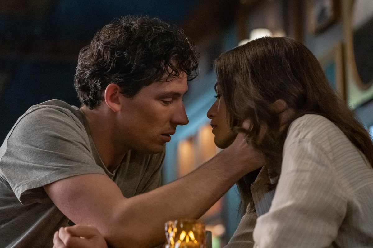 Ein  Cinephiler ist jemand, der sich vom Kino zu viel erwartet: In unserem Jahresrückblick geht es unter anderem um spleenige  Outsider-Art, unwiderstehliche Farben, eine Alternative für verbiesterte Politaktivisten und natürlich den Brat Summer: critic.de/special/die-be…