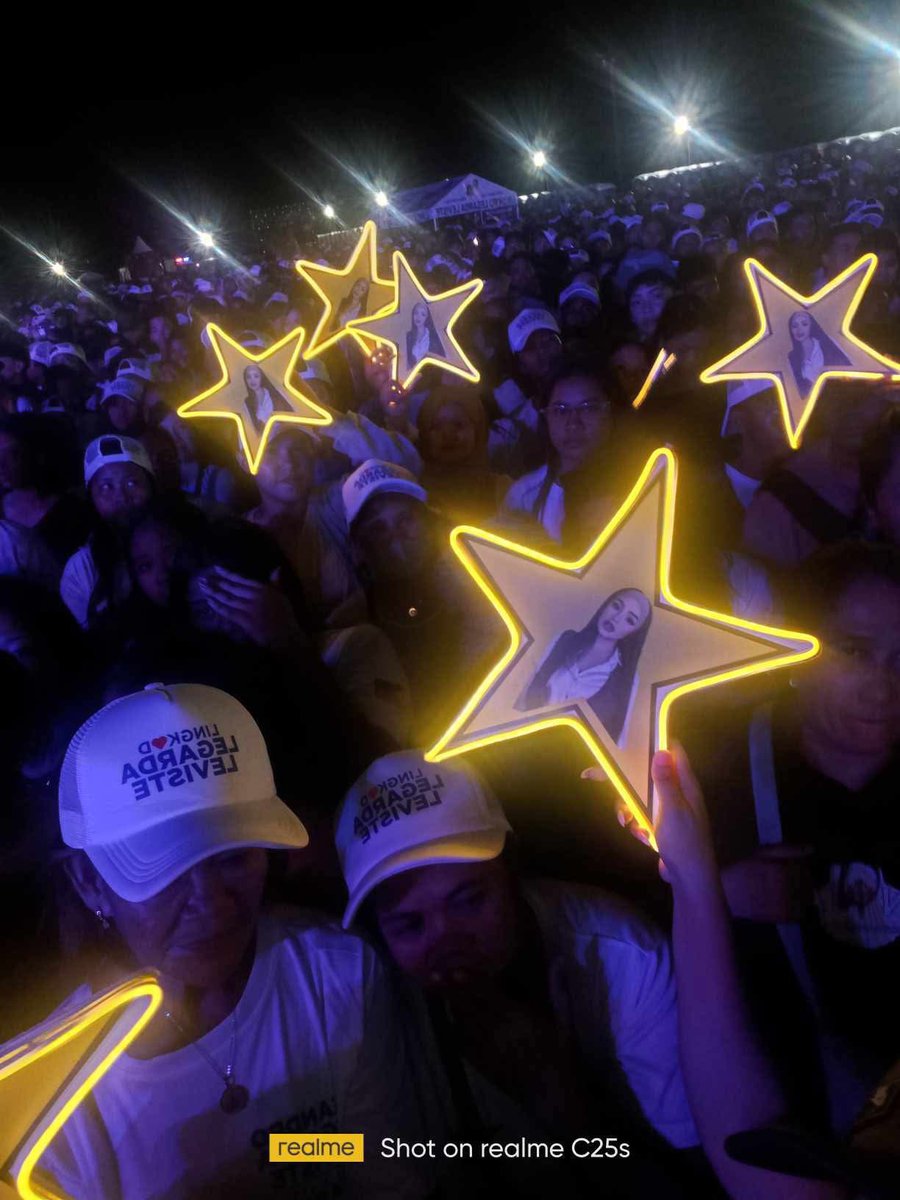 BrillantsOFC's tweet photo. Shining stars sparkle for our most important star!

Our teamlive is absolutely thrilled at the event!

It's all for Andrea Brillantes!

PASKONG BATANGAS WithANDREA https://t.co/ZvwT195iki
