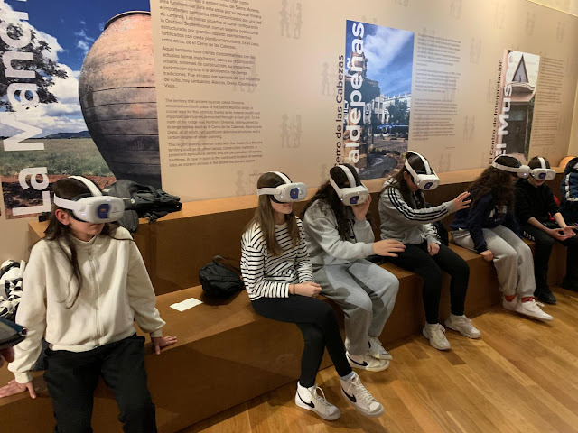 IESHermogenes's tweet photo. I.E.S. HERMÓGENES RODRÍGUEZ: Exposición "Tutankamón: secretos revelados" y Cerro de las Cabezas con 1º ESO: https://t.co/tKiaAjcHi9 https://t.co/WUtNQUIWrc