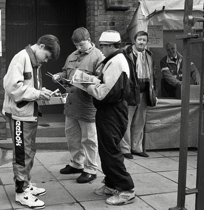 Huge fan of <a href="/WiredDavis/">Richard Davis</a> football culture works 

This photo from ‘91 outside St Luke’s, casually capturing Evertonians in the backdrop, is sublime. His art is an integral social study. 

📸 <a href="/WiredDavis/">Richard Davis</a>