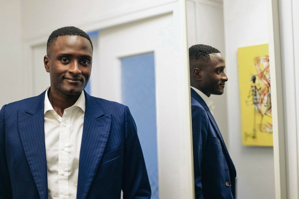 Un jour avec : Seydi Ba

Le jeune avocat pénaliste, issu d’un quartier populaire de Montargis, s’est imposé dans un milieu élitiste. Habitué des médias, il dénonce le racisme qu’il subit dans sa profession 
➡️ l.humanite.fr/kNm